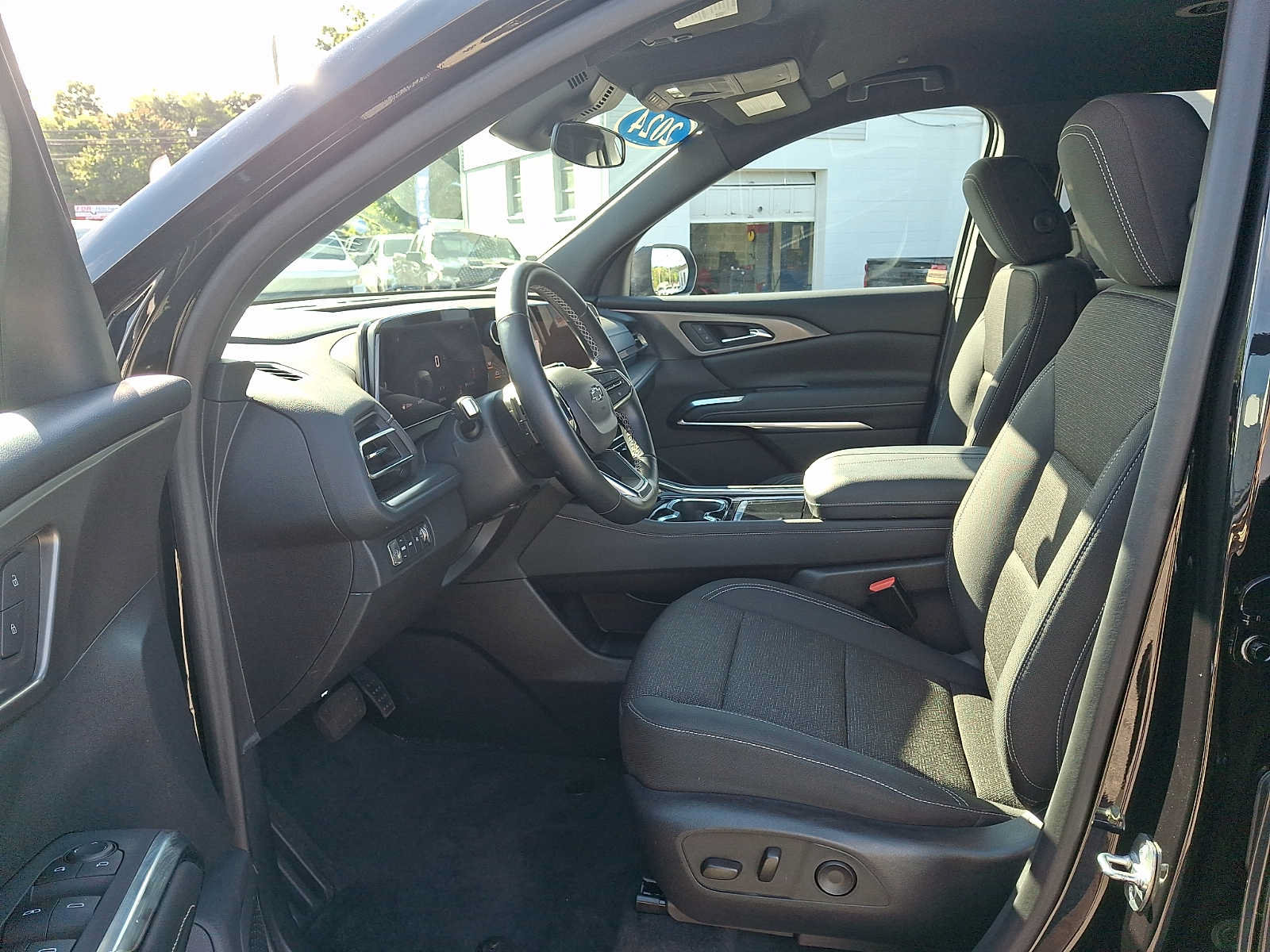 Certified 2024 Chevrolet Traverse LT w/ Midnight/Sport Edition AWD/4WD image 13