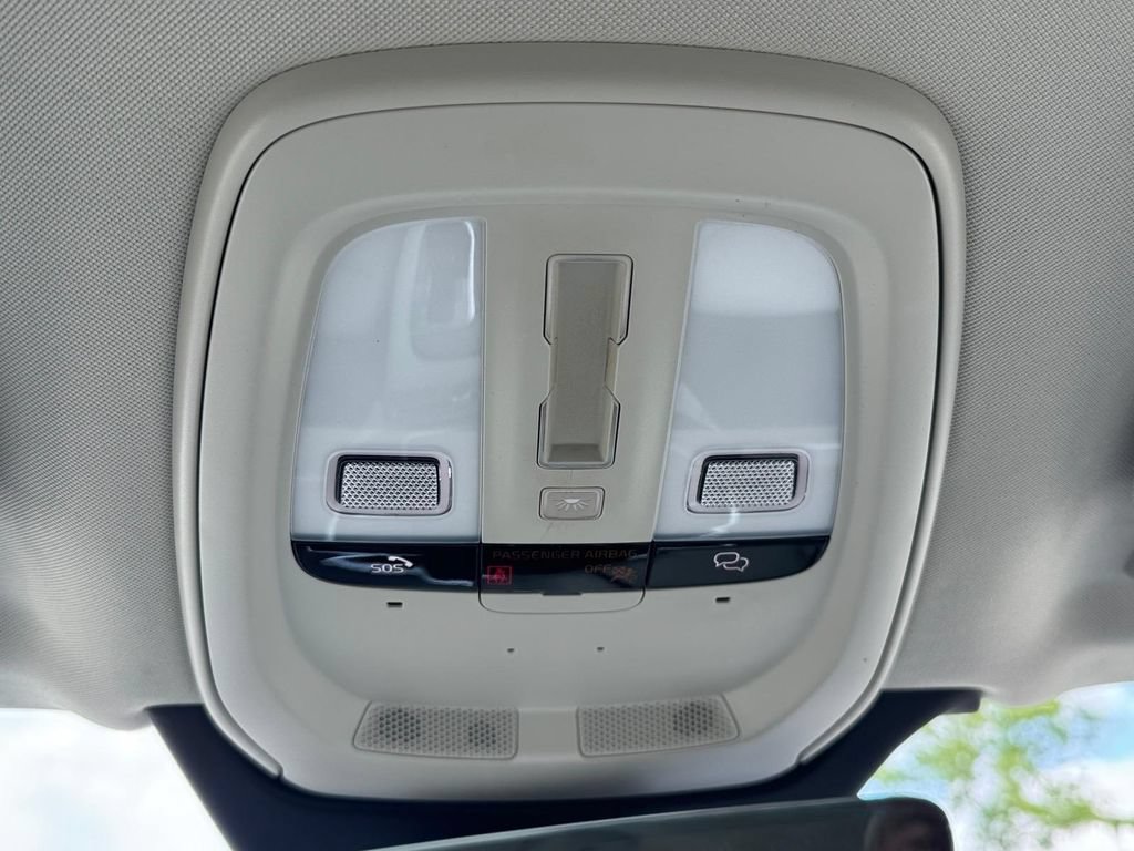 Certified 2023 Volvo XC90 B6 Plus w/ Protection Package AWD/4WD image 16