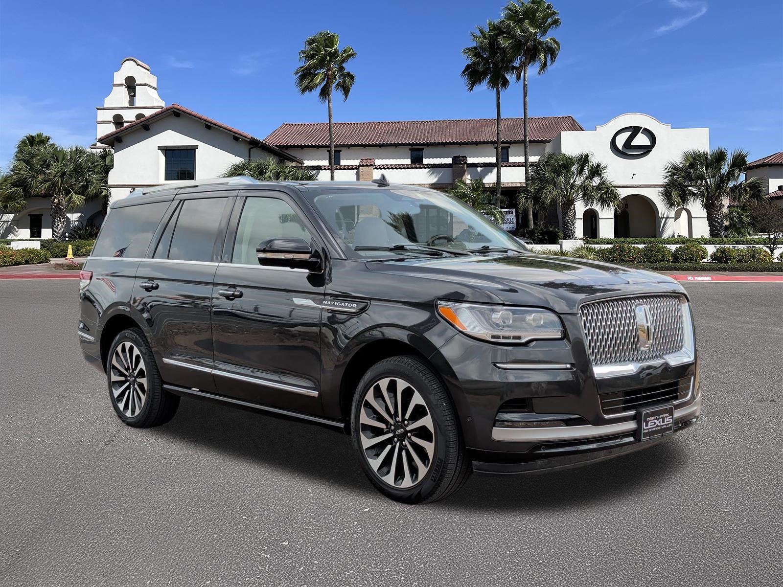 Used 2023 Lincoln Navigator Reserve AWD/4WD image 1