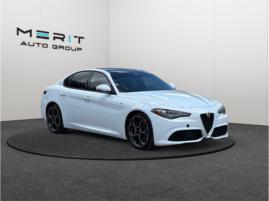 Used 2022 Alfa Romeo Giulia Ti w/ Active Assist Plus Package RWD video 1