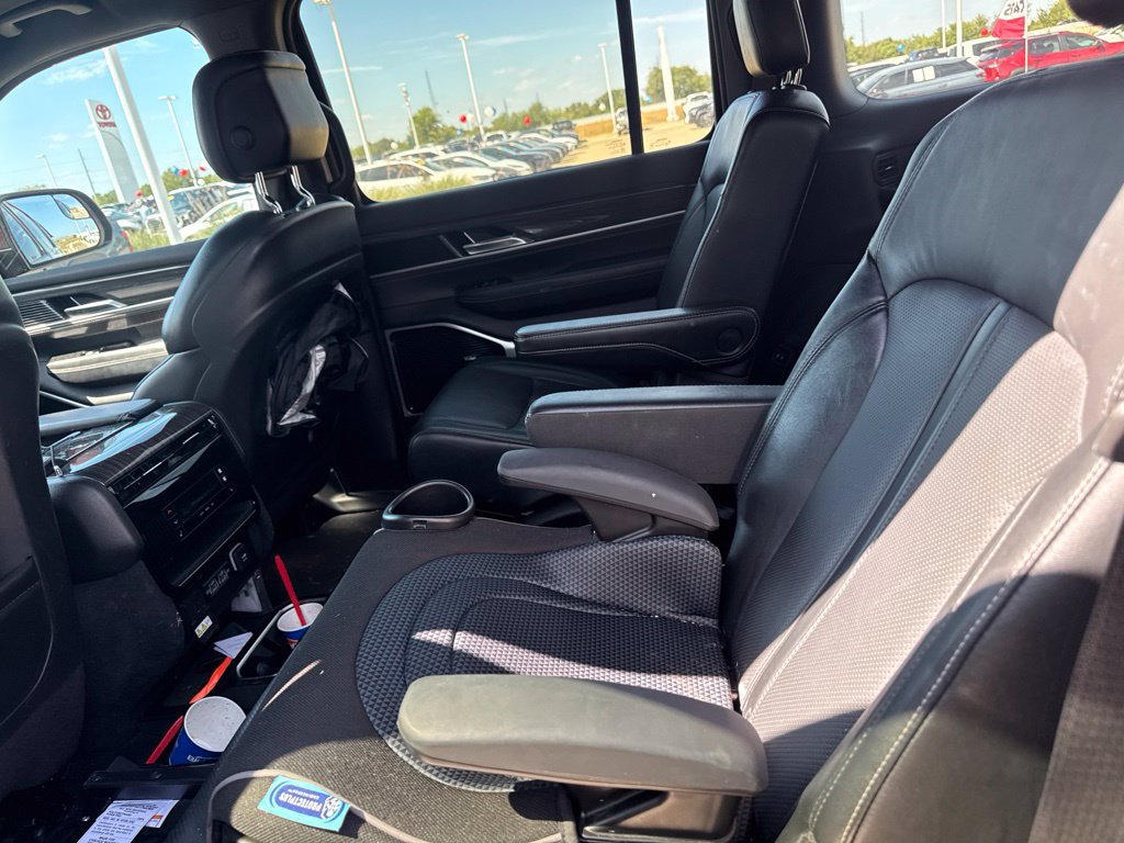 Used 2022 Jeep Wagoneer Series III w/ Premium Group I RWD image 7