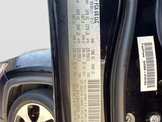 Used 2017 Jeep Compass Latitude w/ Popular Equipment Group FWD image 33