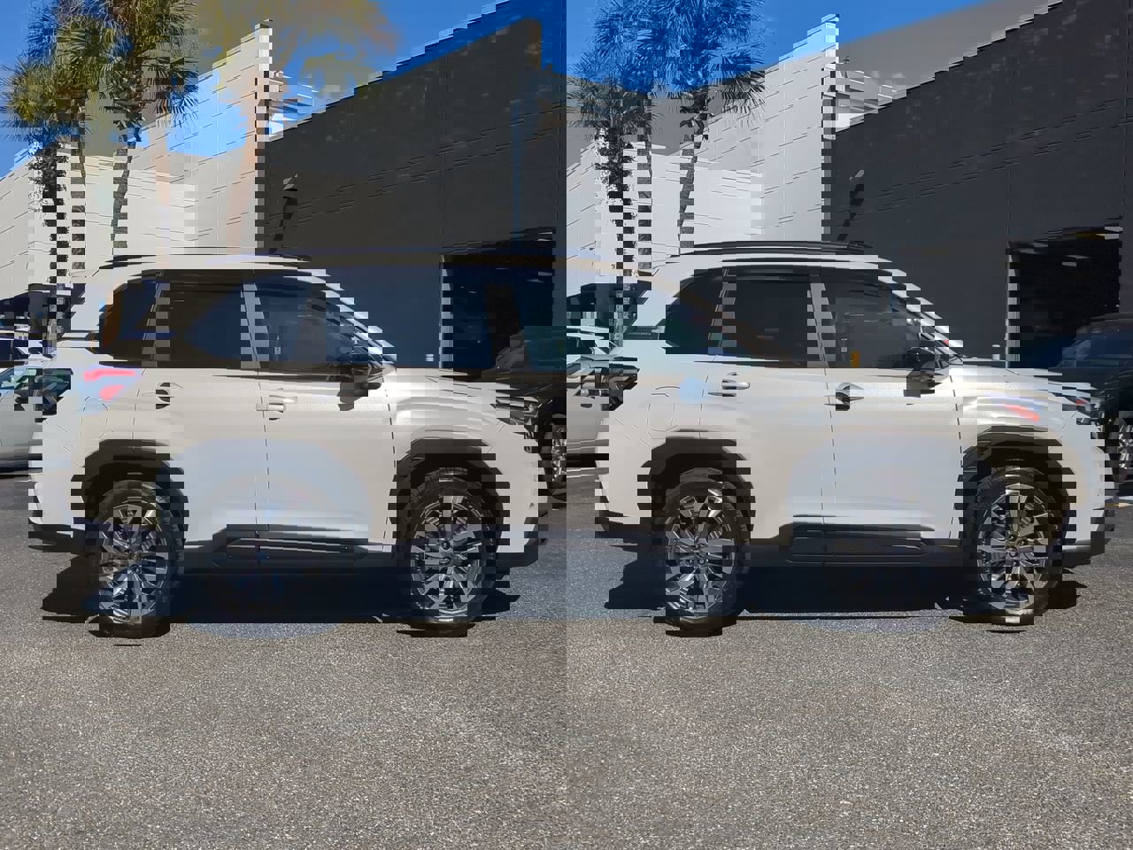 Used 2025 Subaru Forester Touring image 2