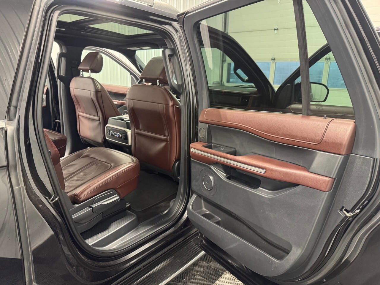 Used 2022 Ford Expedition Max Limited AWD/4WD image 28
