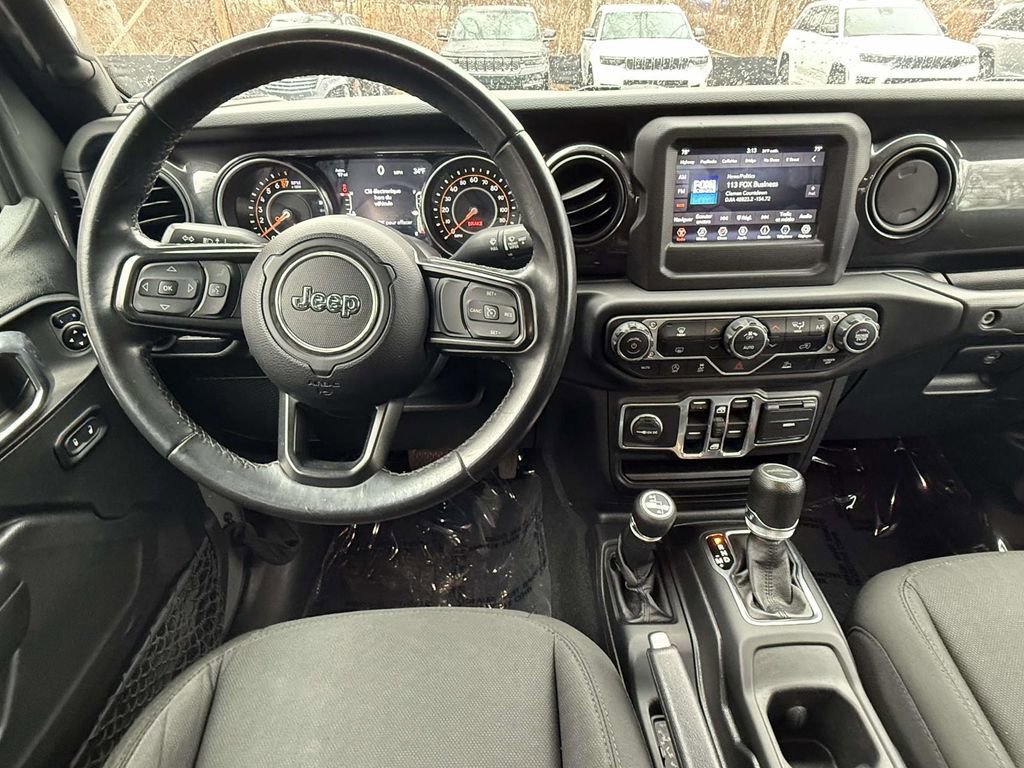 Used 2020 Jeep Gladiator Sport image 16