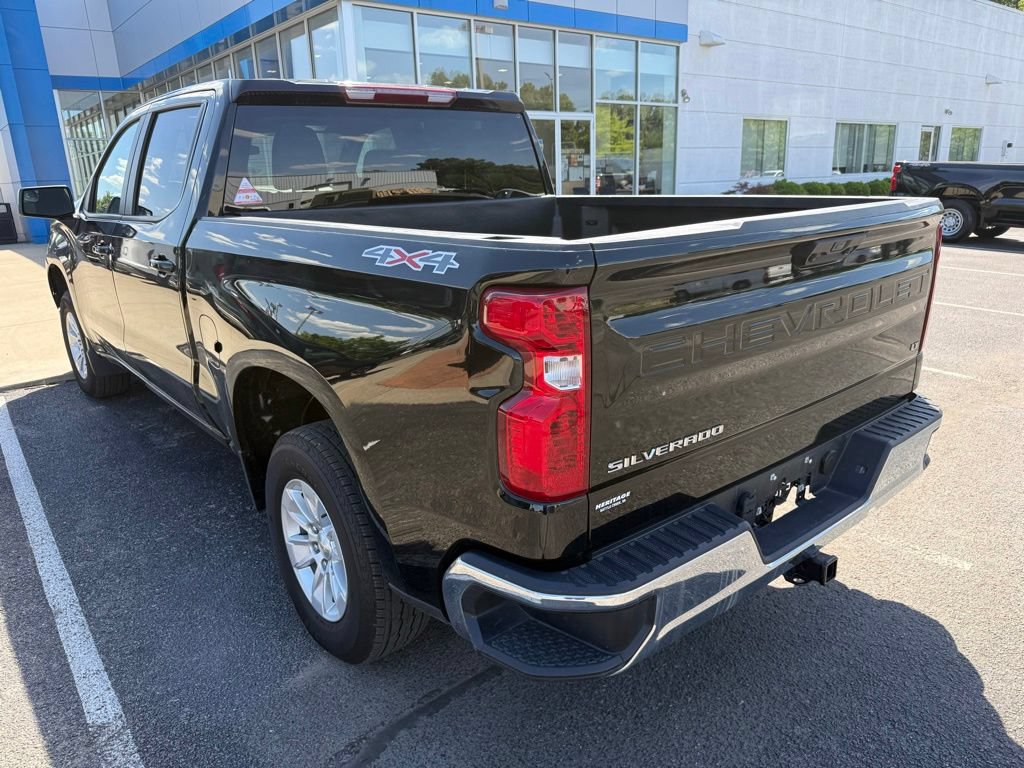 Used 2025 Chevrolet Silverado 1500 LT AWD/4WD image 4