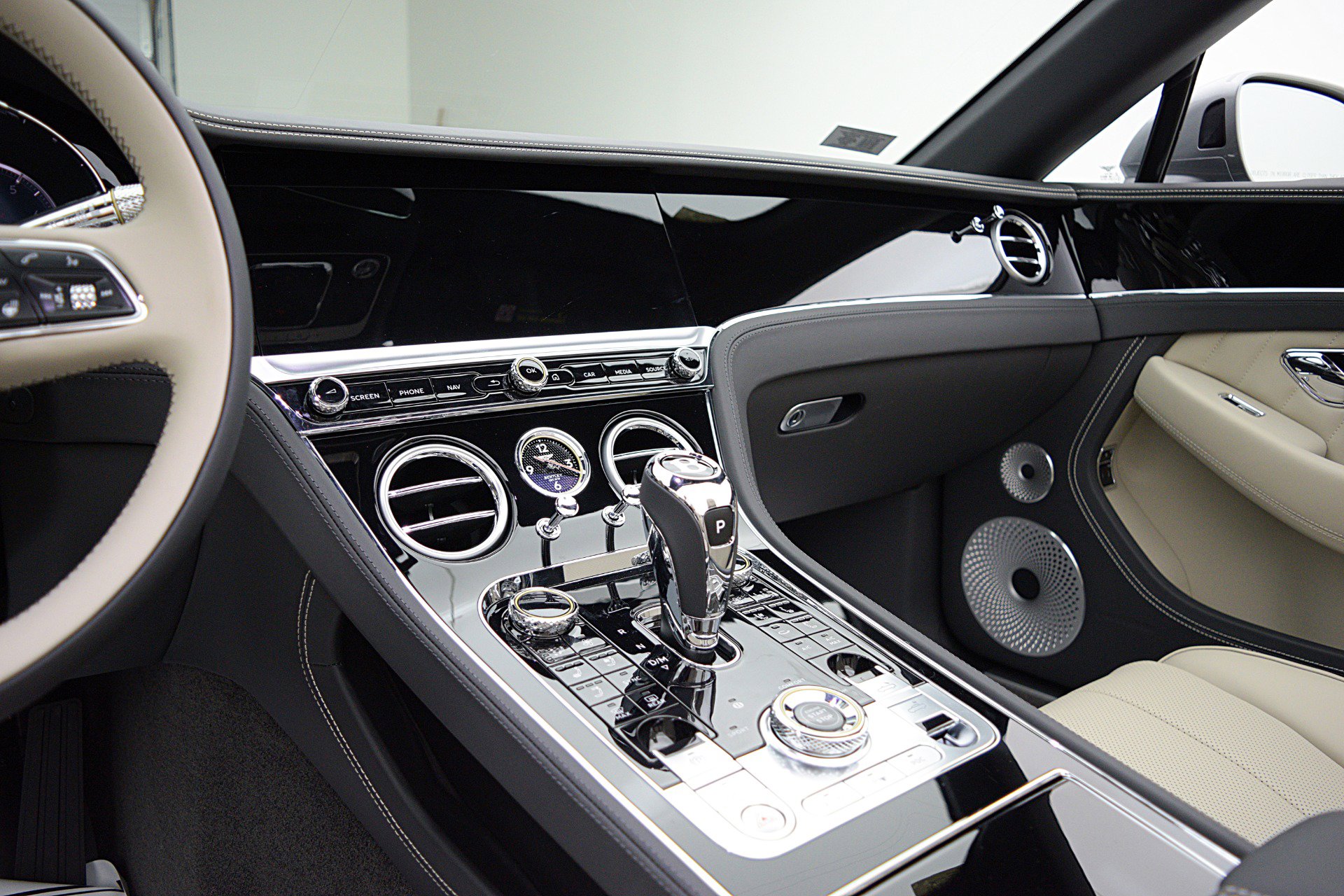 Used 2024 Bentley Continental GT image 41