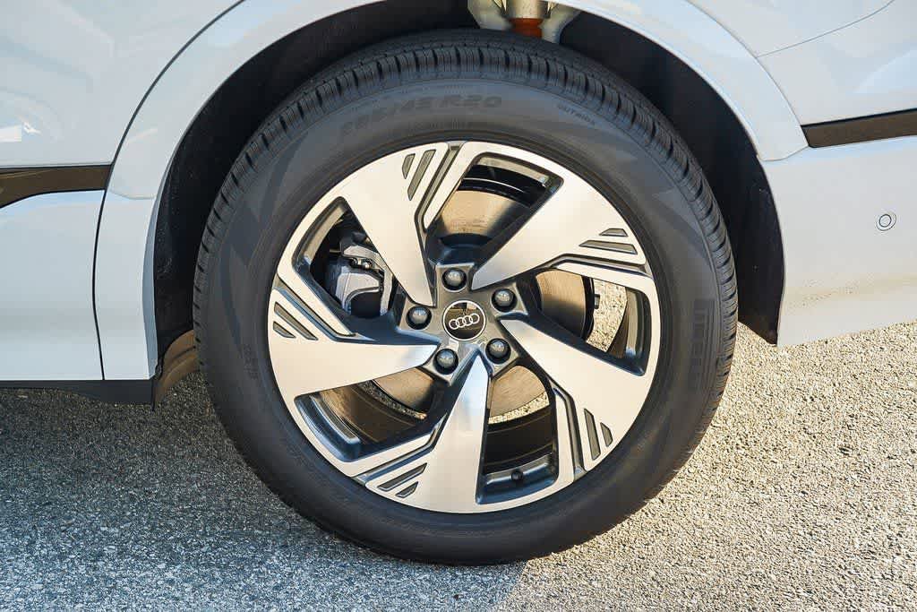 New 2025 Audi Q6 e-tron Premium Plus AWD/4WD image 11