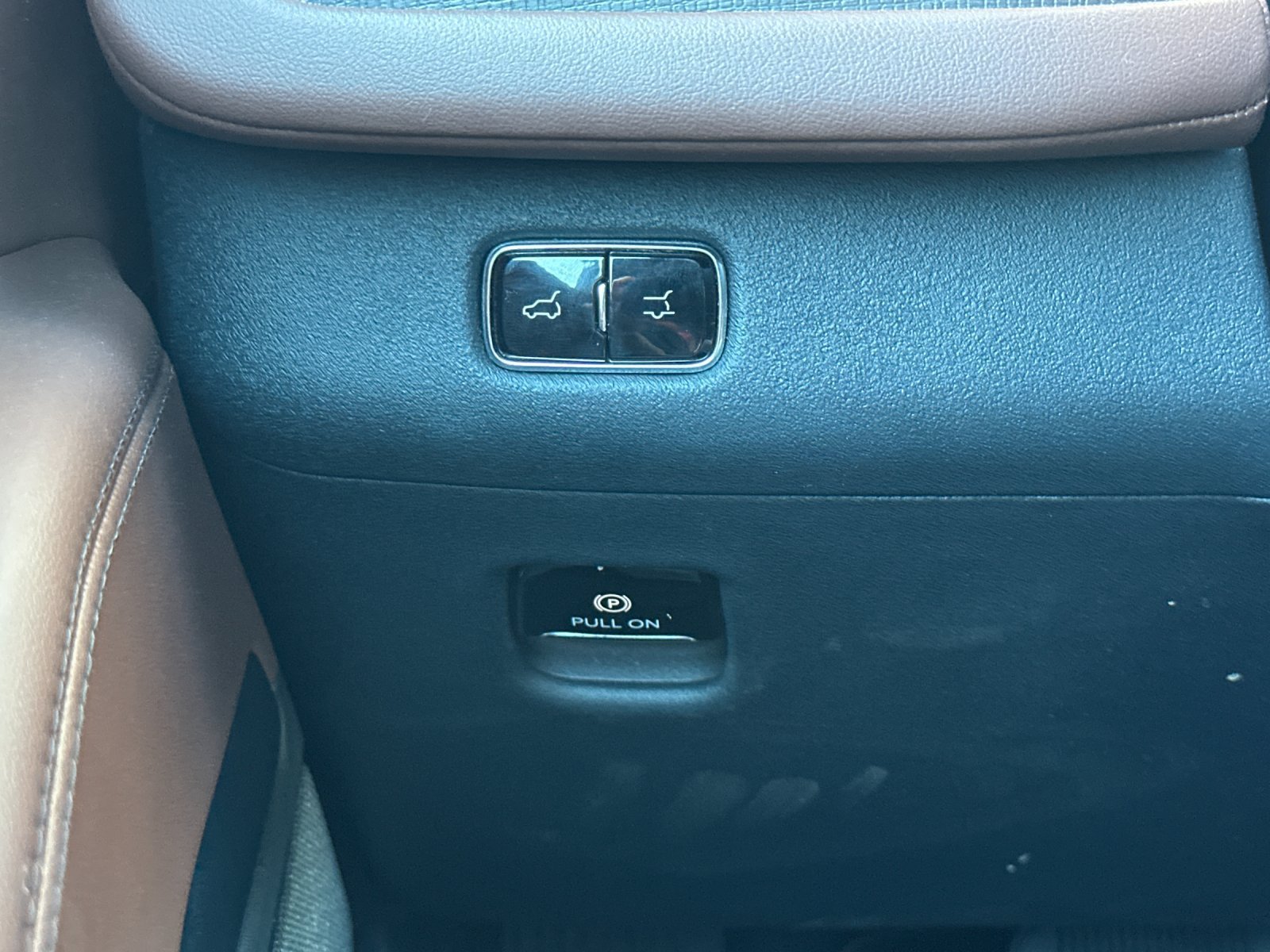 Certified 2025 Lincoln Navigator Reserve AWD/4WD image 34