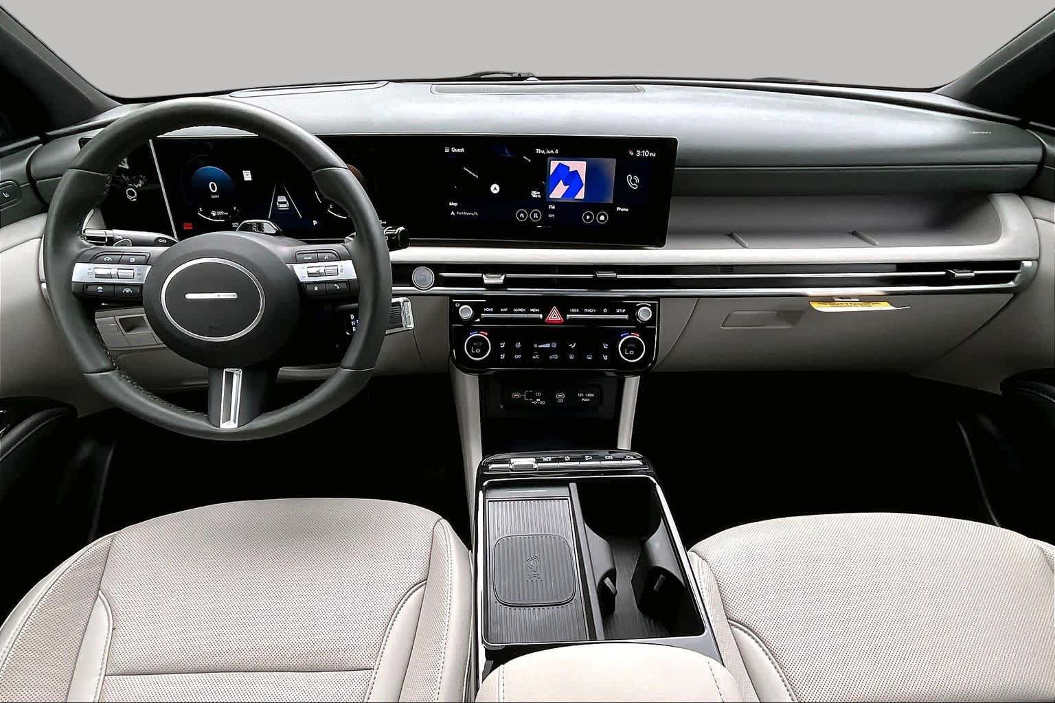 Used 2025 Hyundai Tucson Limited FWD image 16