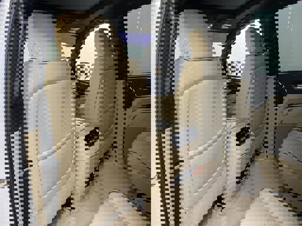 Used 2023 Cadillac Escalade Premium Luxury image 17