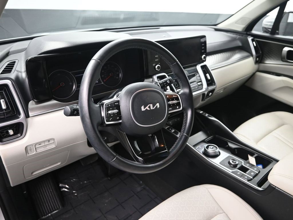 Certified 2024 Kia Sorento EX image 13