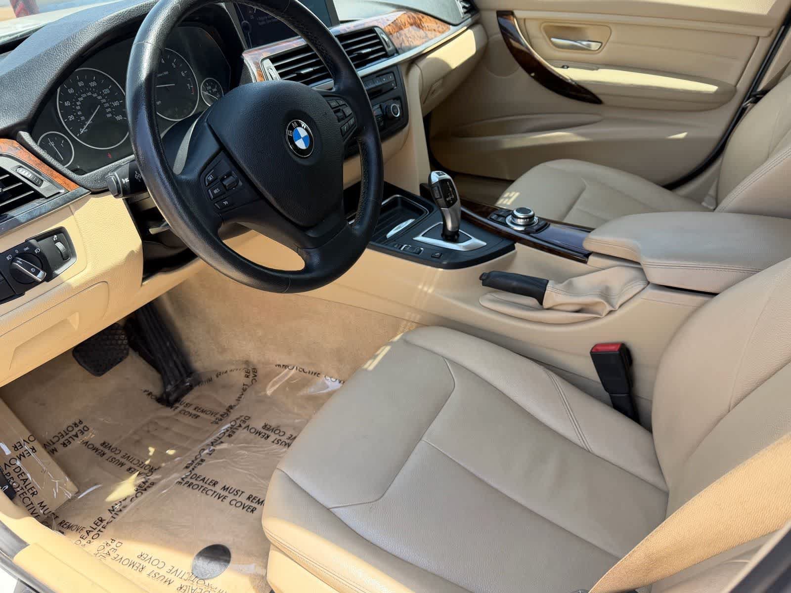Used 2013 BMW 335i xDrive Sedan AWD/4WD image 17