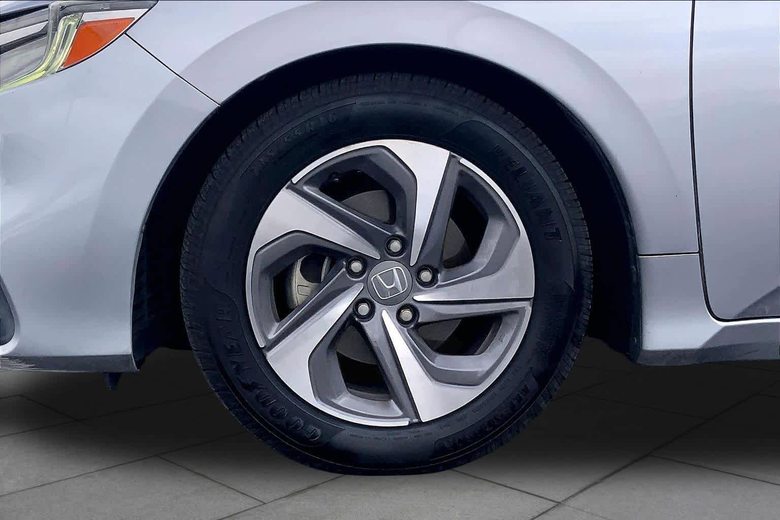 Used 2019 Honda Insight LX image 11