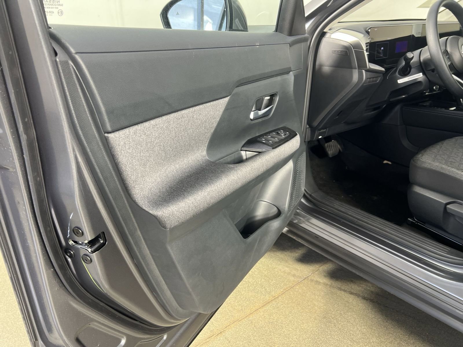 New 2025 Nissan Kicks SV w/ SV Premium Package image 20