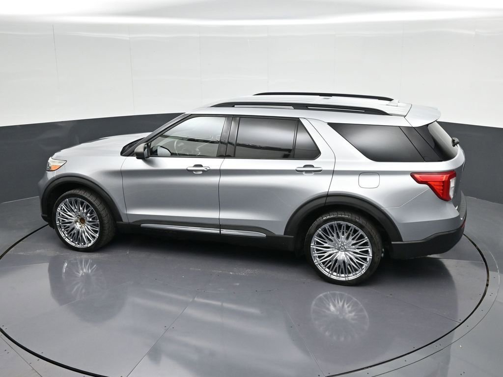 Used 2020 Ford Explorer XLT w/ Equipment Group 202A RWD image 24