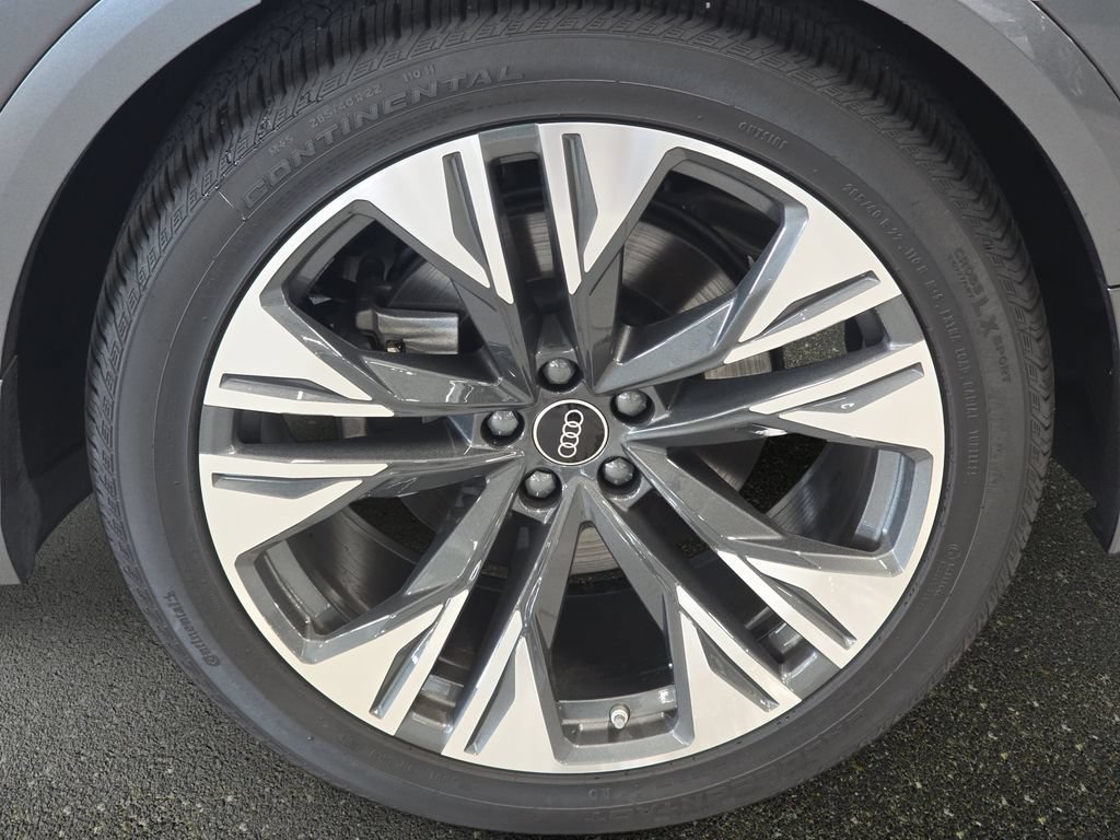 Certified 2025 Audi Q8 Premium Plus AWD/4WD image 31