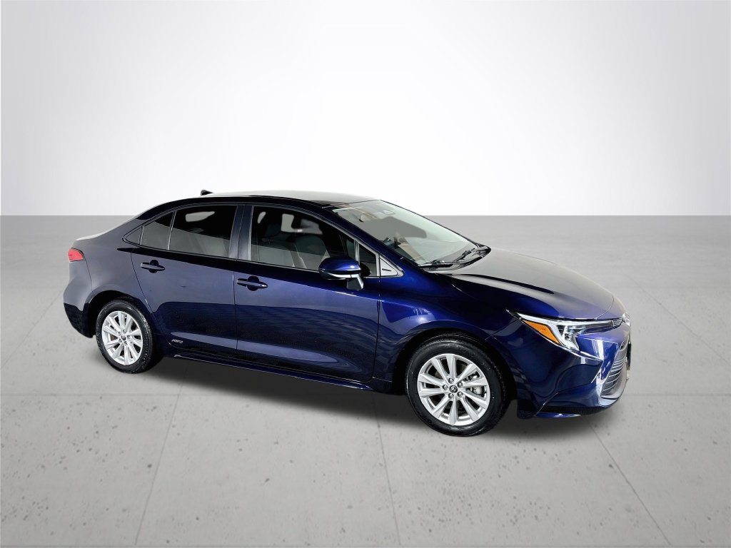 Used 2026 Toyota Corolla LE w/ LE Premium Package AWD/4WD image 4