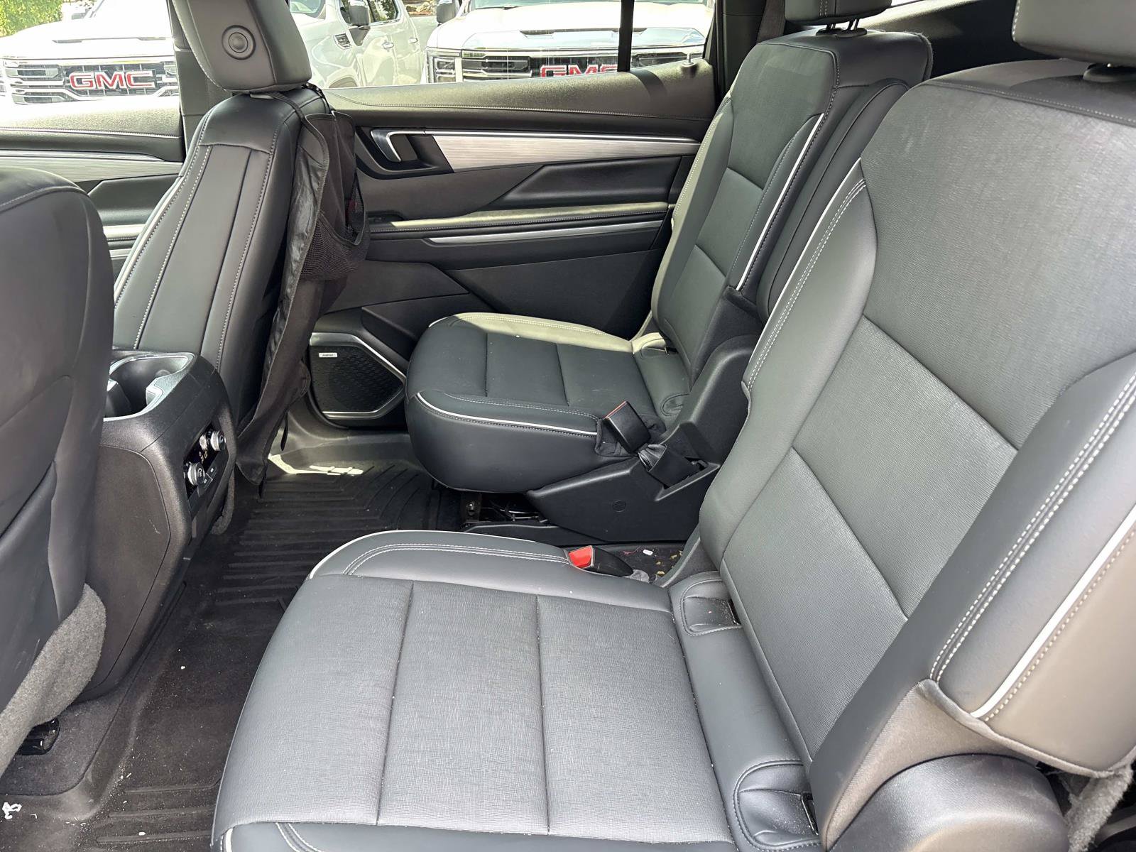 Used 2025 Buick Enclave Preferred w/ Power Package FWD image 32