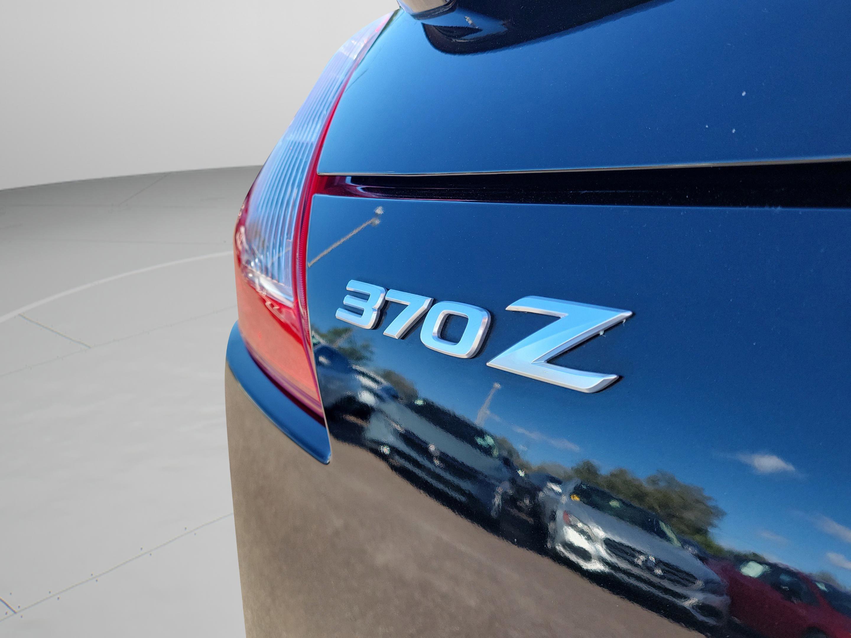 Used 2011 Nissan 370Z Touring w/ Sport Pkg image 32