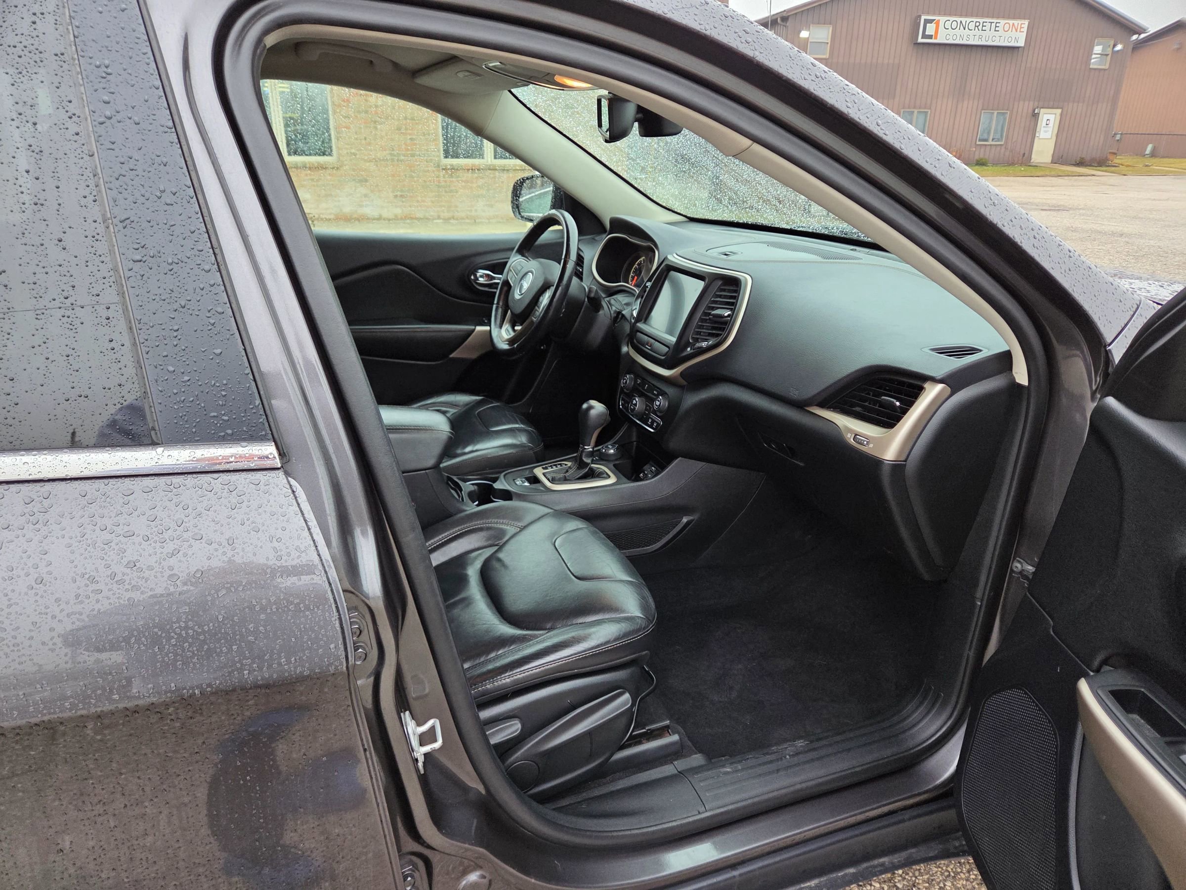 Used 2017 Jeep Cherokee Limited image 20