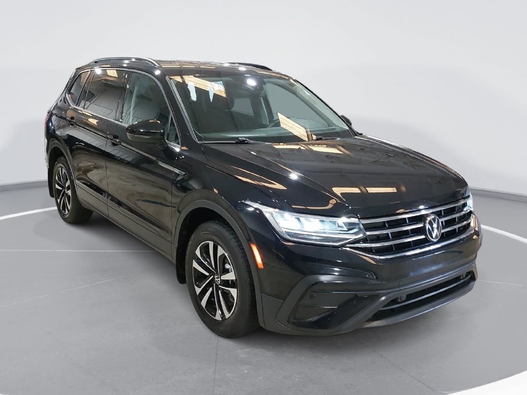 Used 2024 Volkswagen Tiguan S AWD/4WD image 3