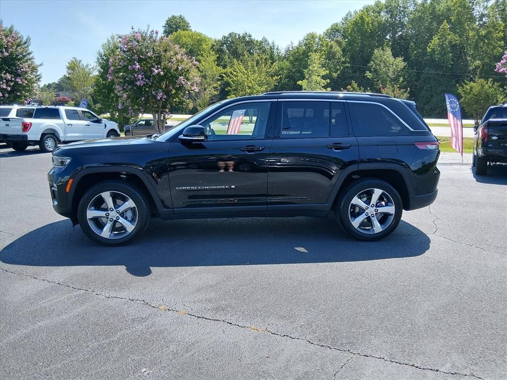 Used 2022 Jeep Grand Cherokee Limited RWD image 7