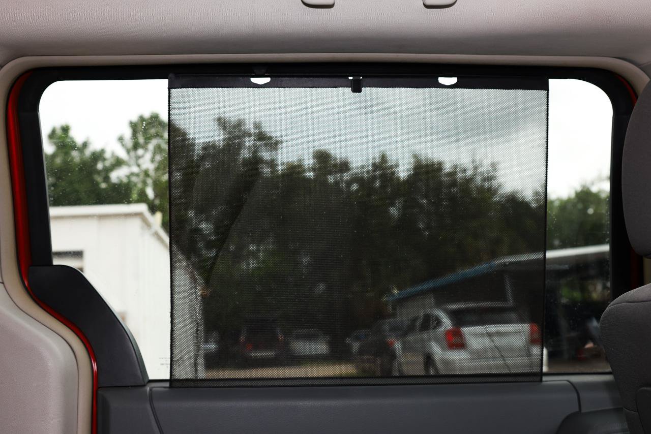 Used 2008 Chrysler Town & Country Touring w/ Entertainment Group #2 FWD image 24