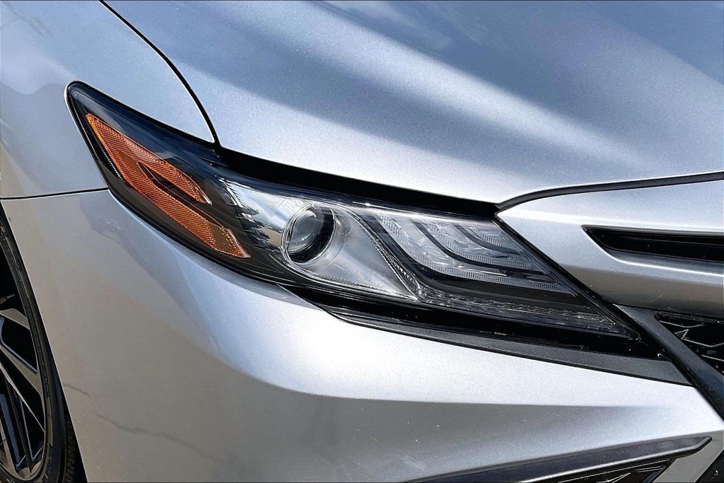 Used 2021 Toyota Camry XSE w/ Carpet Mat Package (TMS) FWD image 28