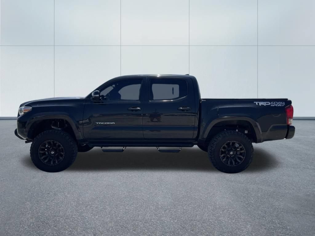 Used 2017 Toyota Tacoma TRD Sport w/ Premium & Technology Package AWD/4WD image 2