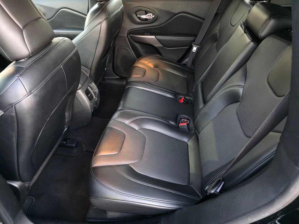 Used 2022 Jeep Cherokee Latitude Lux w/ Sun & Sound Group image 16