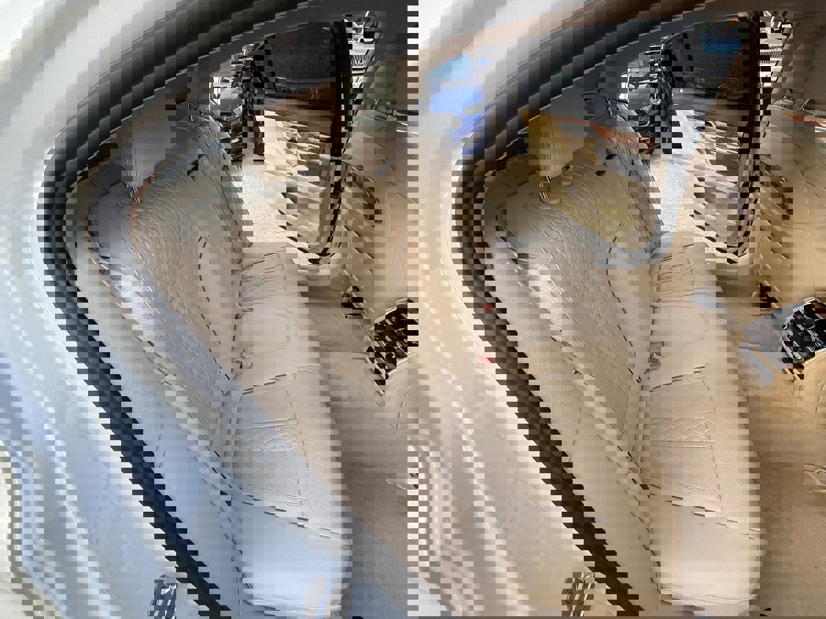 Used 2018 BMW 750i xDrive image 17