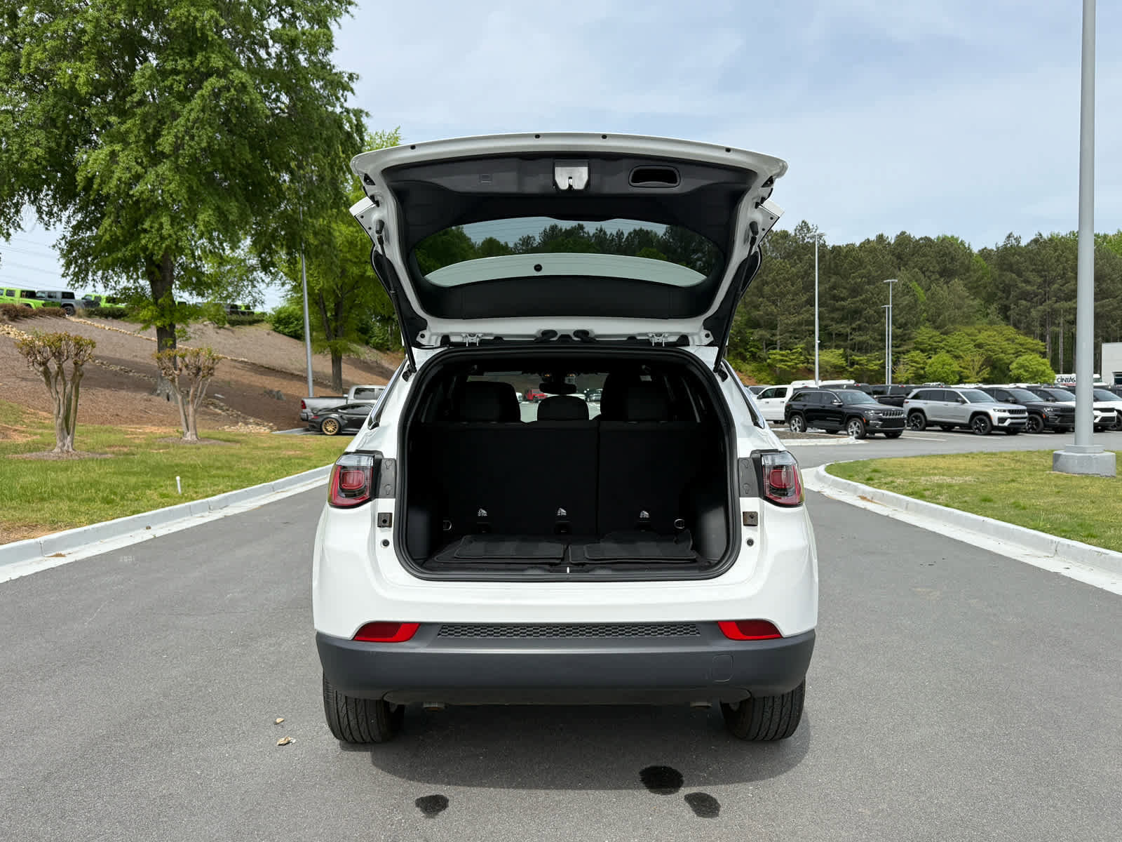 Used 2023 Jeep Compass Sport image 26