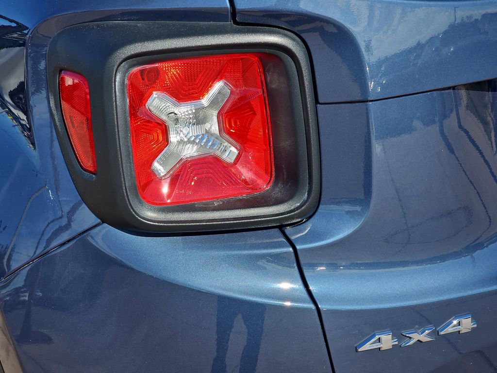 Used 2021 Jeep Renegade Sport w/ Sport Appearance Group image 39