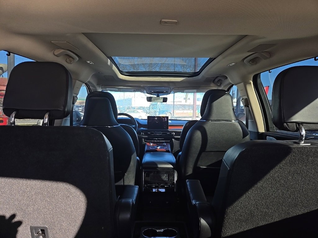 Used 2022 Lincoln Aviator Reserve w/ Equipment Group 201A image 5