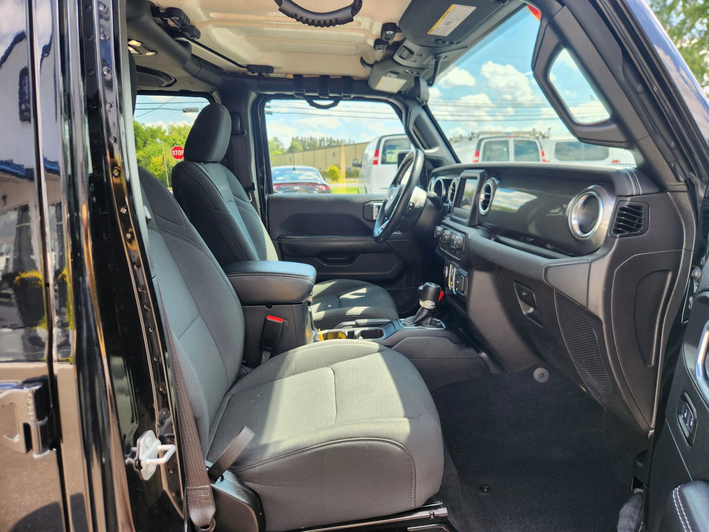 Used 2021 Jeep Wrangler Unlimited Sahara w/ Cold Weather Group image 40