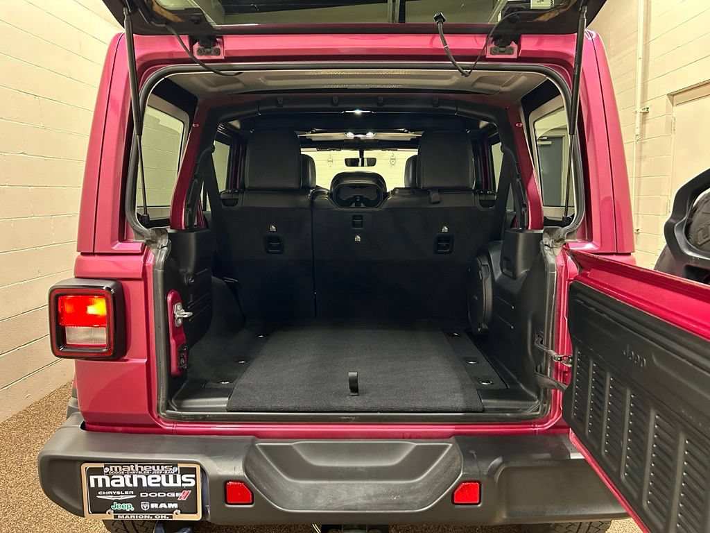 Used 2022 Jeep Wrangler Unlimited Sahara AWD/4WD image 11
