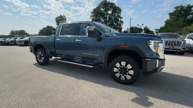 Used 2025 GMC Sierra 2500 Denali w/ Denali Reserve Package AWD/4WD image 2