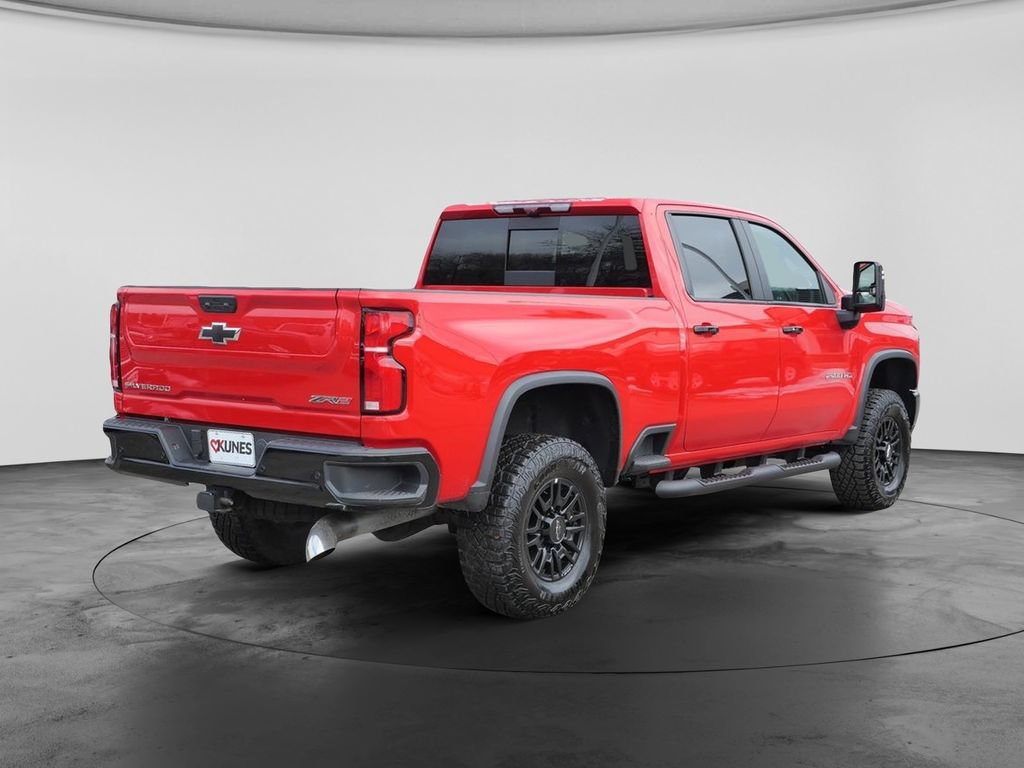 Used 2025 Chevrolet Silverado 2500 ZR2 w/ Technology Package AWD/4WD image 12