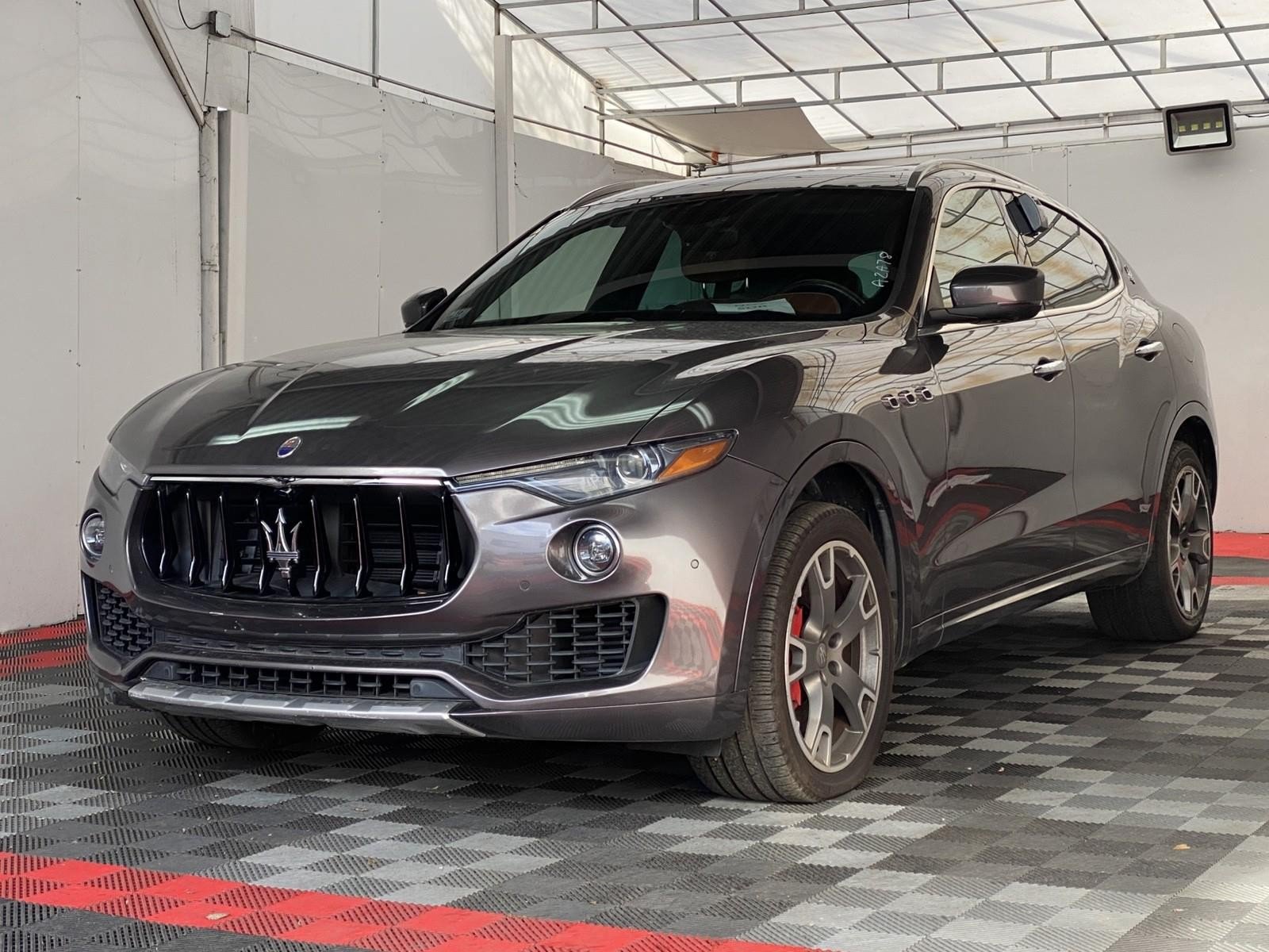 Used 2017 Maserati Levante S AWD/4WD image 3