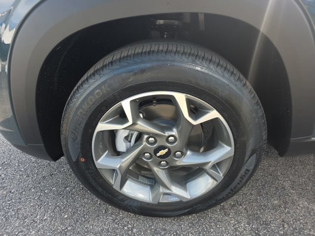 New 2026 Chevrolet Trax LT w/ Driver Confidence Package FWD image 9