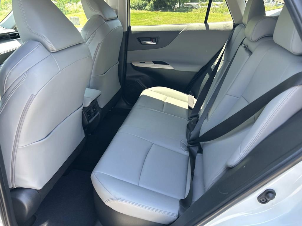Used 2024 Toyota Venza XLE AWD/4WD image 21