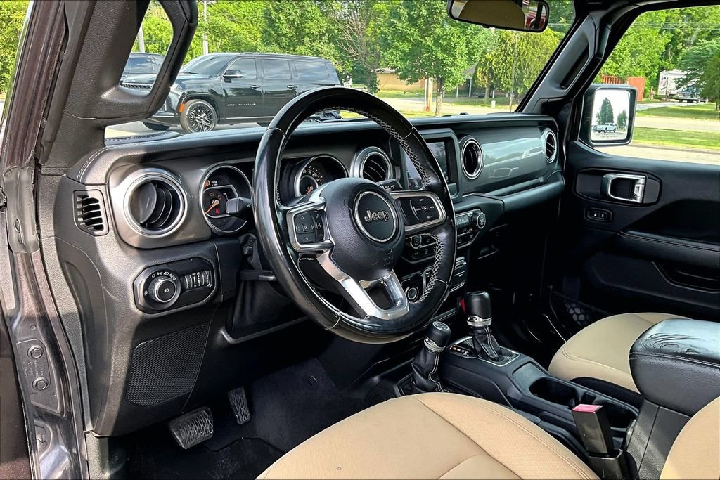 Used 2021 Jeep Wrangler Unlimited Sahara AWD/4WD image 13