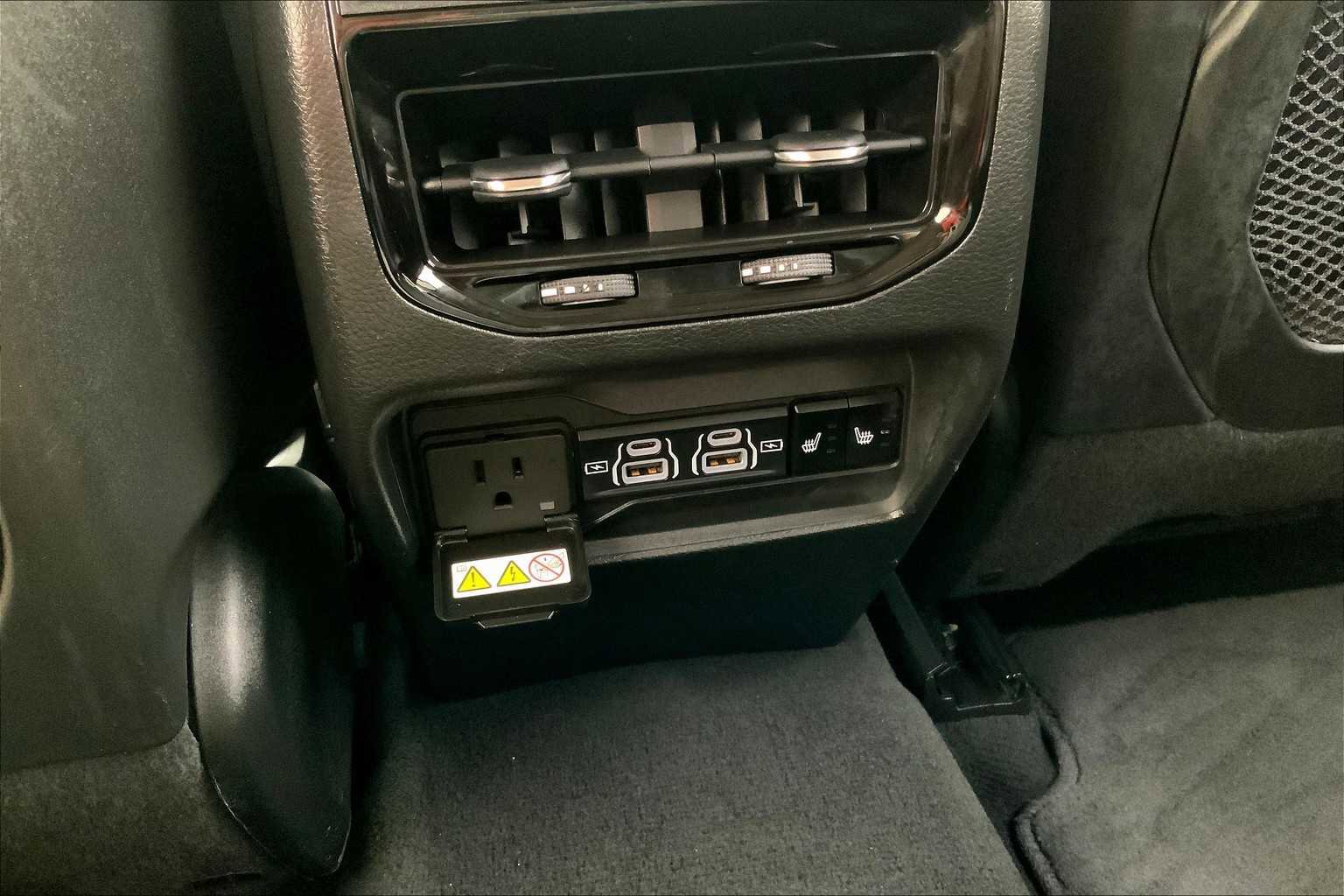 Used 2024 Jeep Grand Cherokee Limited image 36