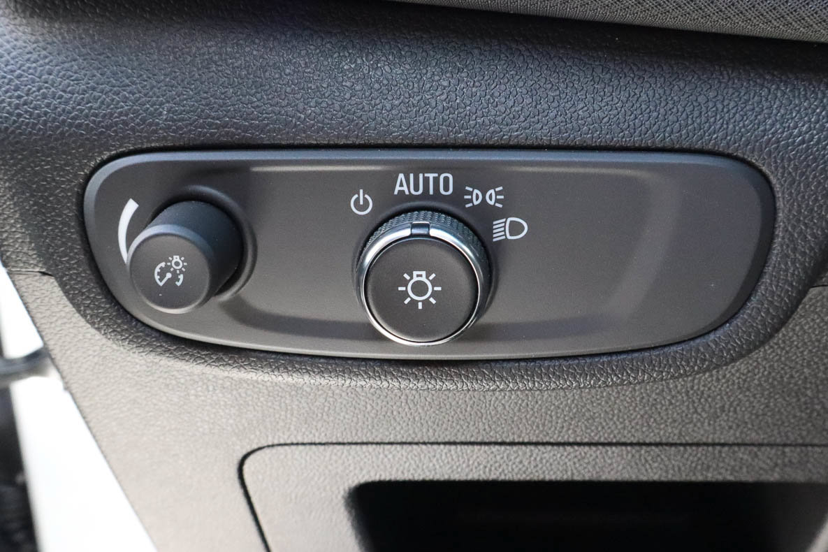 Used 2025 Chevrolet TrailBlazer LT FWD image 16