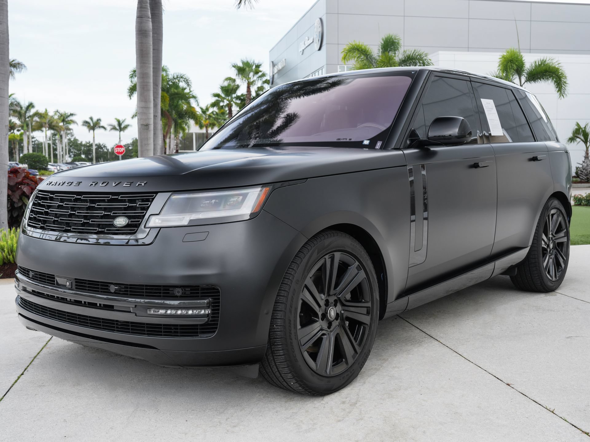 Used 2023 Land Rover Range Rover SE AWD/4WD image 6