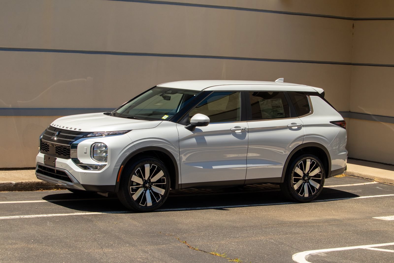 New 2026 Mitsubishi Outlander SE AWD/4WD image 3