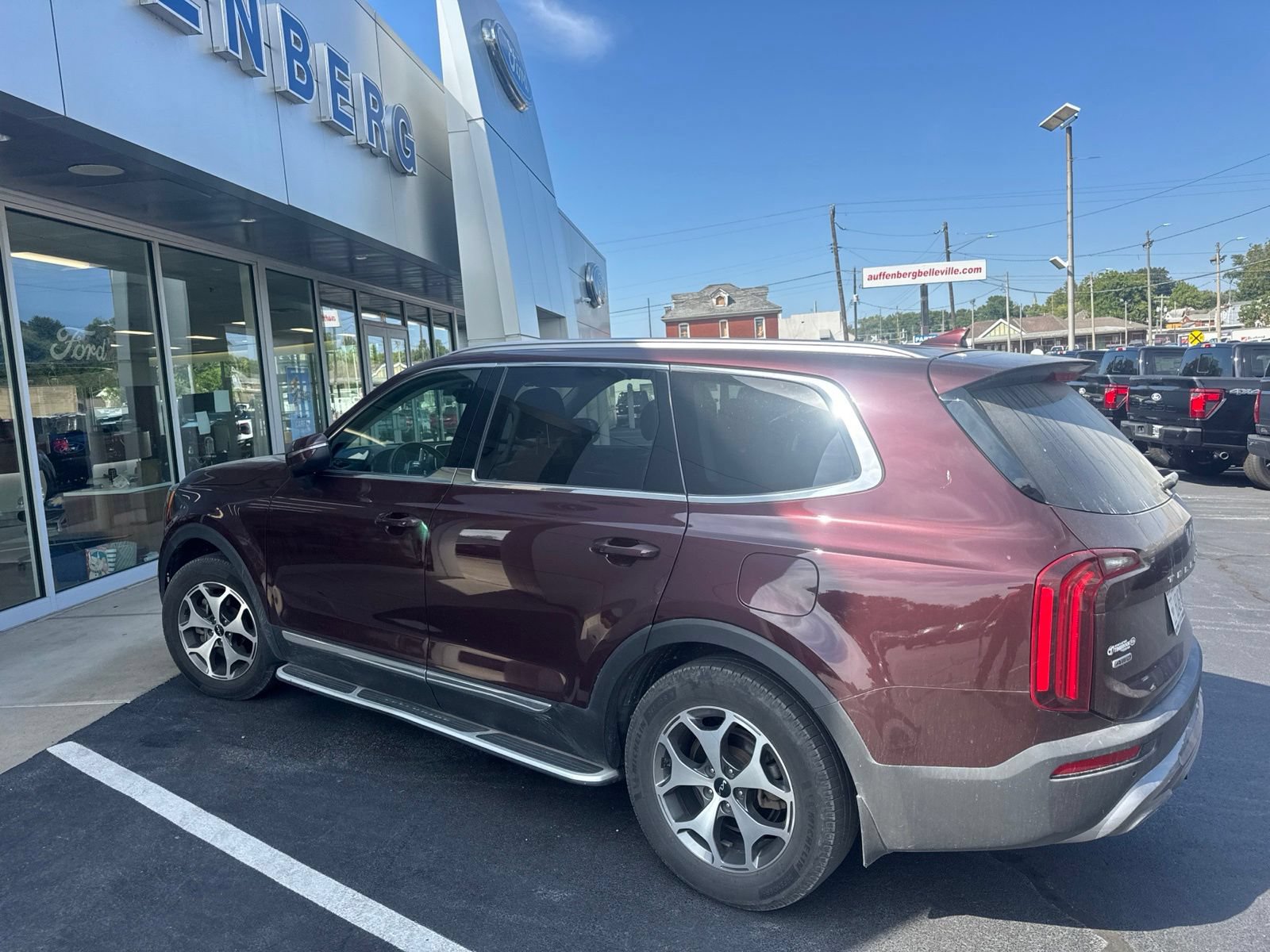 Used 2022 Kia Telluride EX w/ Towing Package AWD/4WD image 3