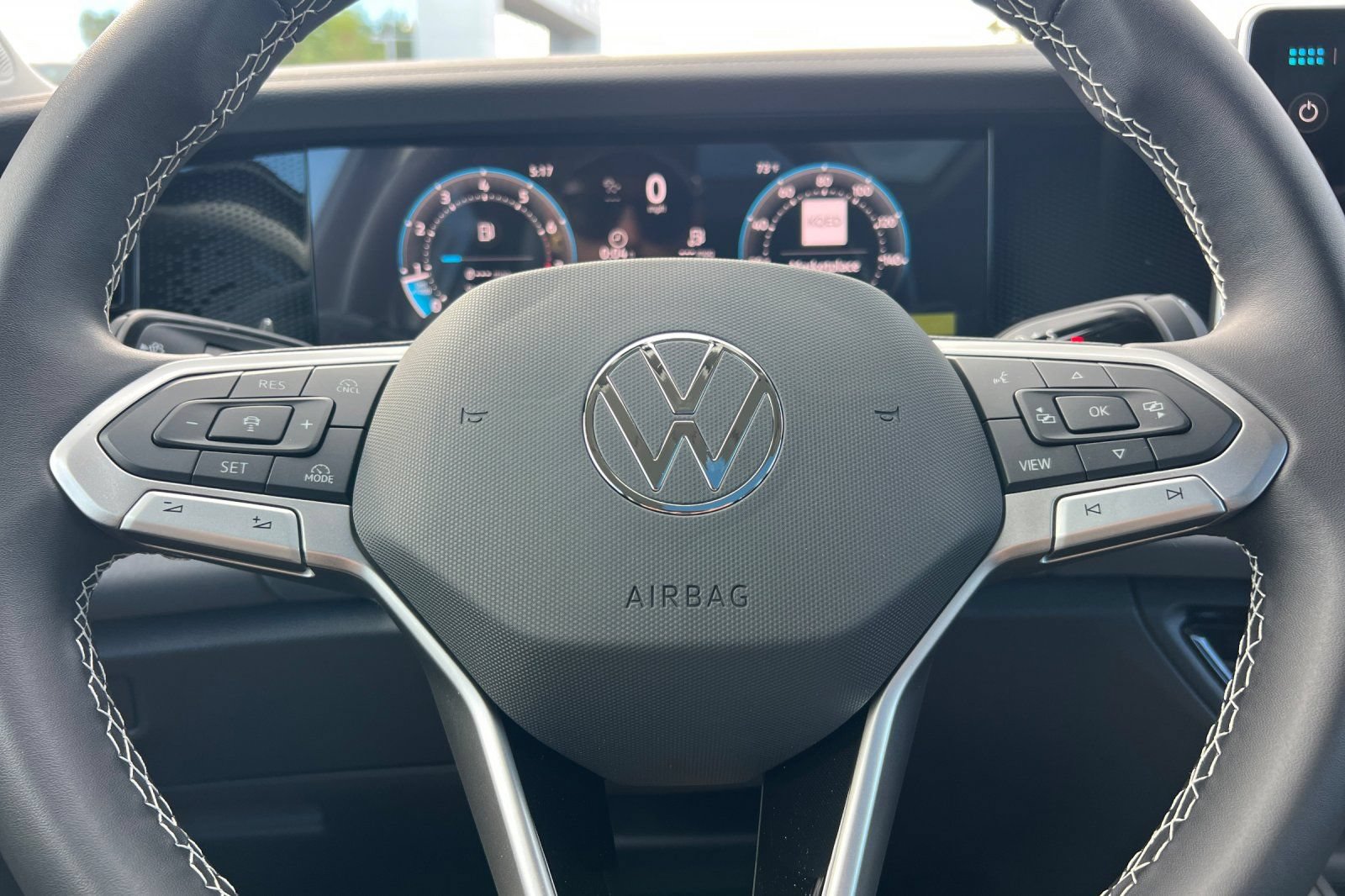 New 2026 Volkswagen Tiguan SE AWD/4WD image 23