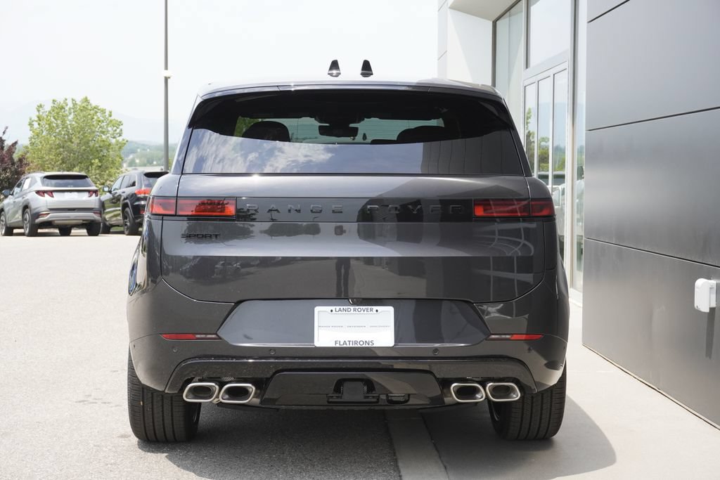 New 2026 Land Rover Range Rover Sport Dynamic SE AWD/4WD image 6